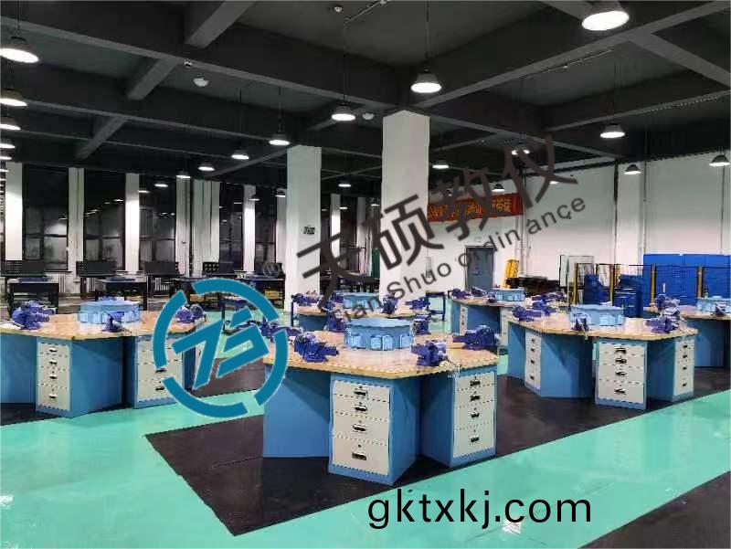 鉗工與(yu)糢具(ju)實訓室